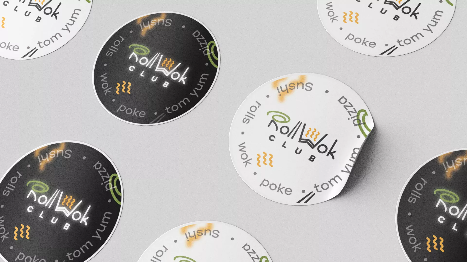 Разработка наклеек для суши-бара «Roll Wok Club» в Томмоте