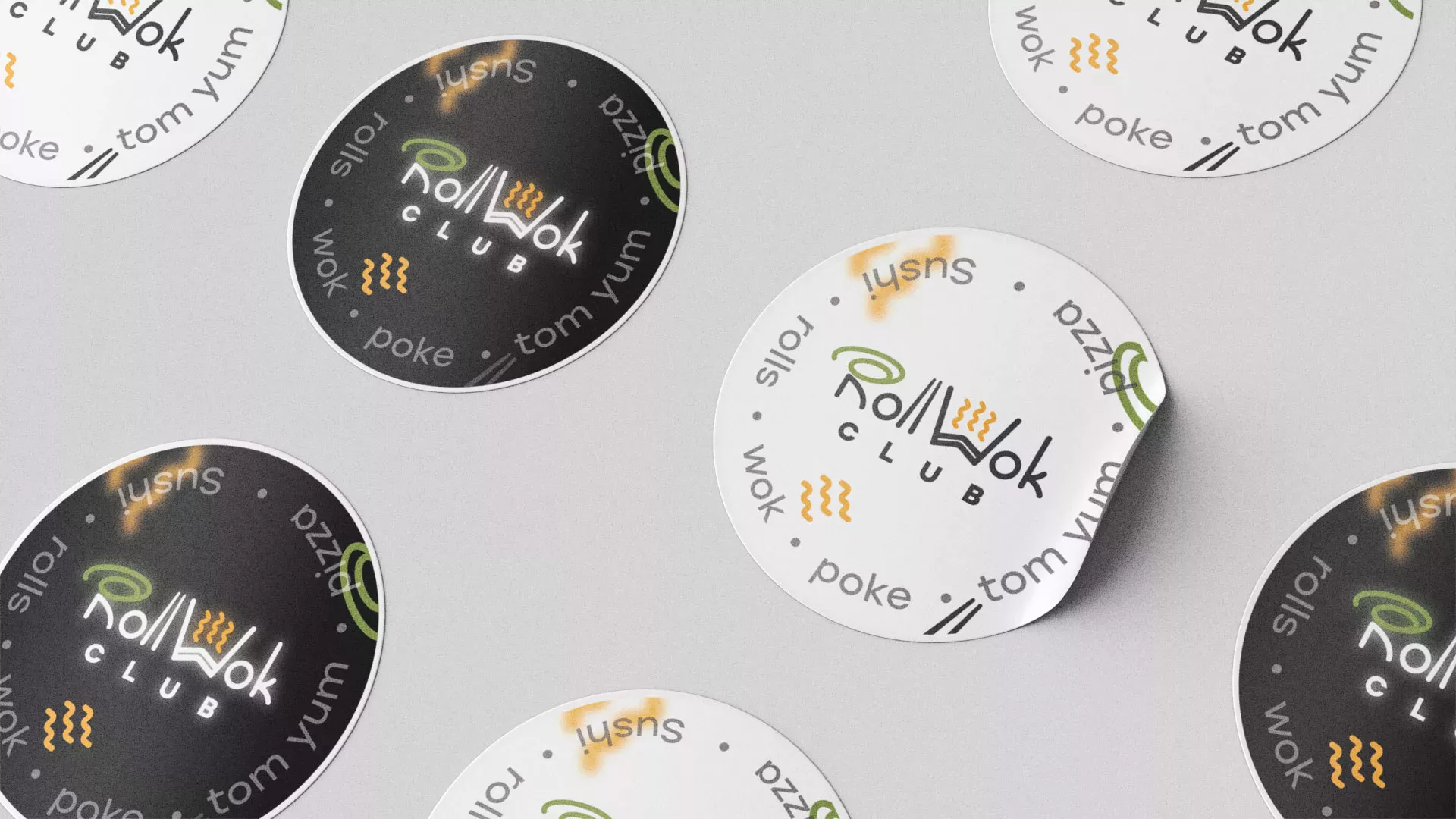 Разработка наклеек для суши-бара «Roll Wok Club» в Томмоте